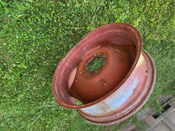 Felgen Ring hinten 10 x 28 Zoll V445 Traktor UTB + Fiat incl. Versandkosten